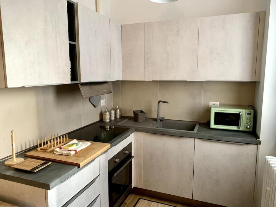 Appartamento Con Terrazzo Sui Tetti Milanesi Luaran gambar