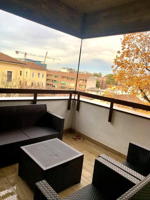 Appartamento Con Terrazzo Sui Tetti Milanesi Luaran gambar